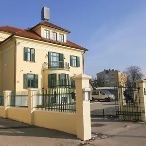 Katrca 3* Lublana