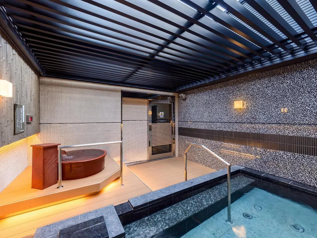 Apa Hotel & Resort Roppongi Ekihigashi Tokyo 3*,  Japan